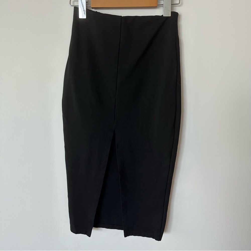 Black small pencil skirt